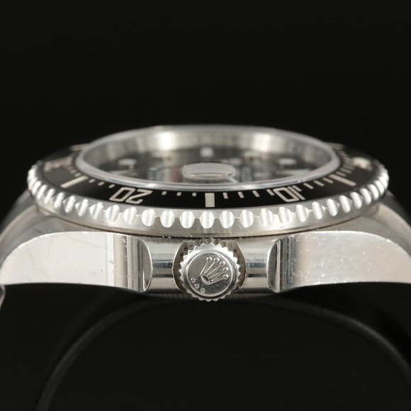 (Sold) 2018 43 mm Rolex Sea-Dweller Red Oyster Perpetual Date Wristwatch - Picture 6 of 15